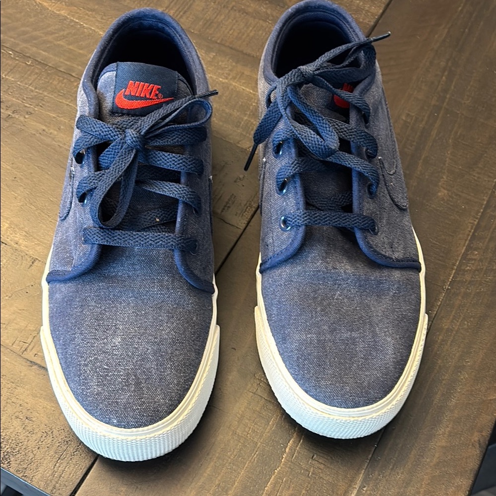 Nike Men's Blue Canvas Sneakers excellent condition worn only 2X